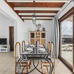 Bezanilla - Vipvipvillas * プラヤ・ブランカ
