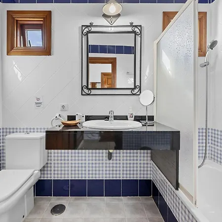 Willa Bezanilla - Vipvipvillas *